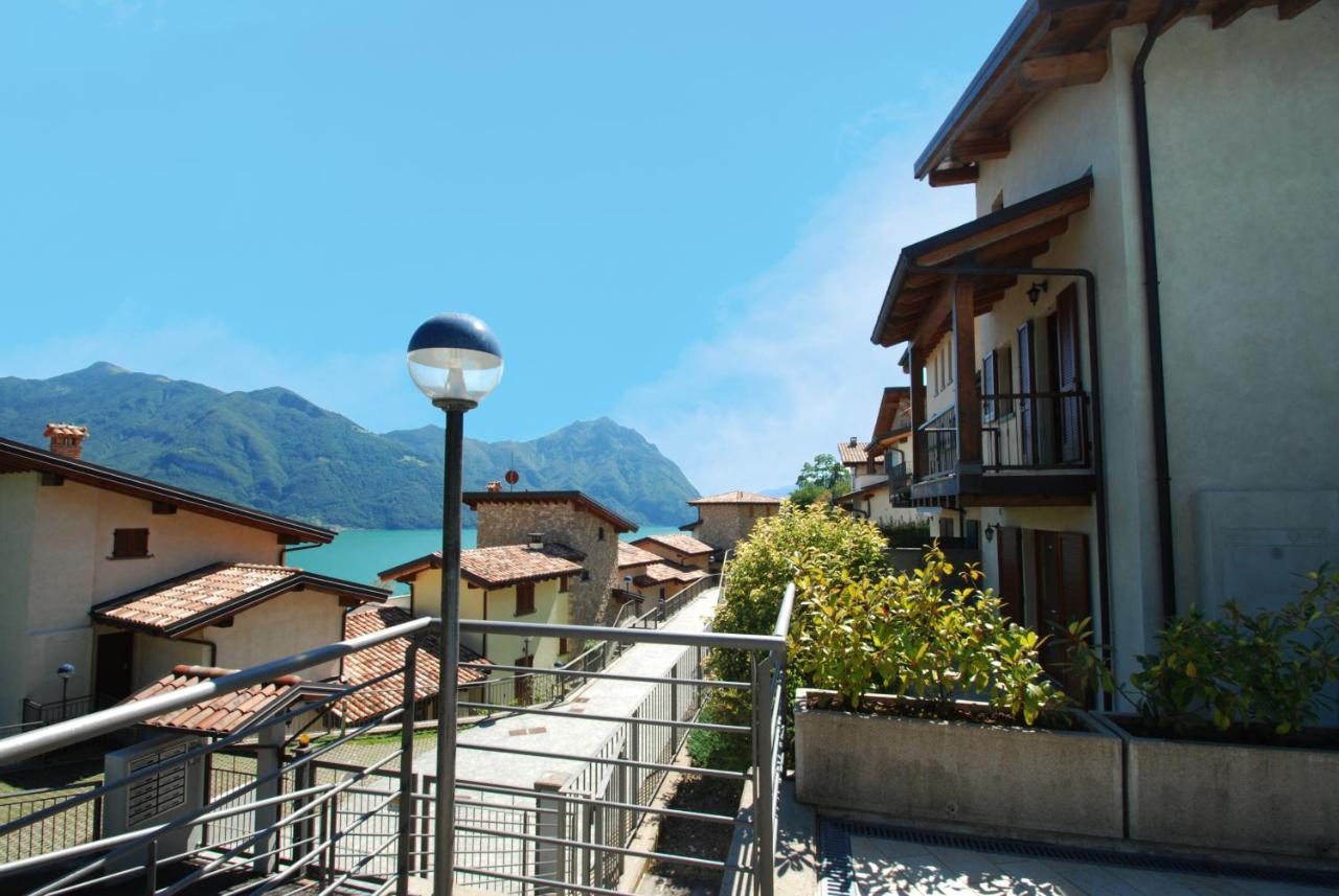 Iseo Lake Villa Con Vista Lago E Piscina Costa Volpino Exterior foto