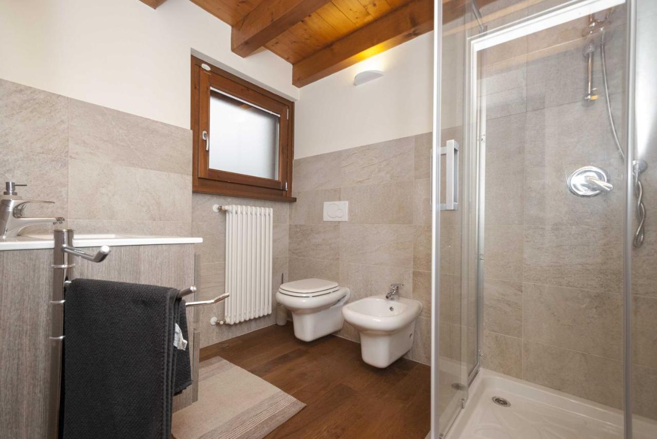 Iseo Lake Villa Con Vista Lago E Piscina Costa Volpino Exterior foto